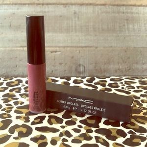 ⭐️MAC⭐️LTD⭐️NIB⭐️NEW YEAR’S YVES LIPGLASS